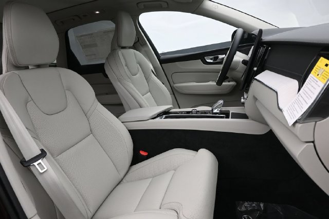 New 2026 Volvo XC60 B5 Ultra w/ Climate Package AWD/4WD image 36