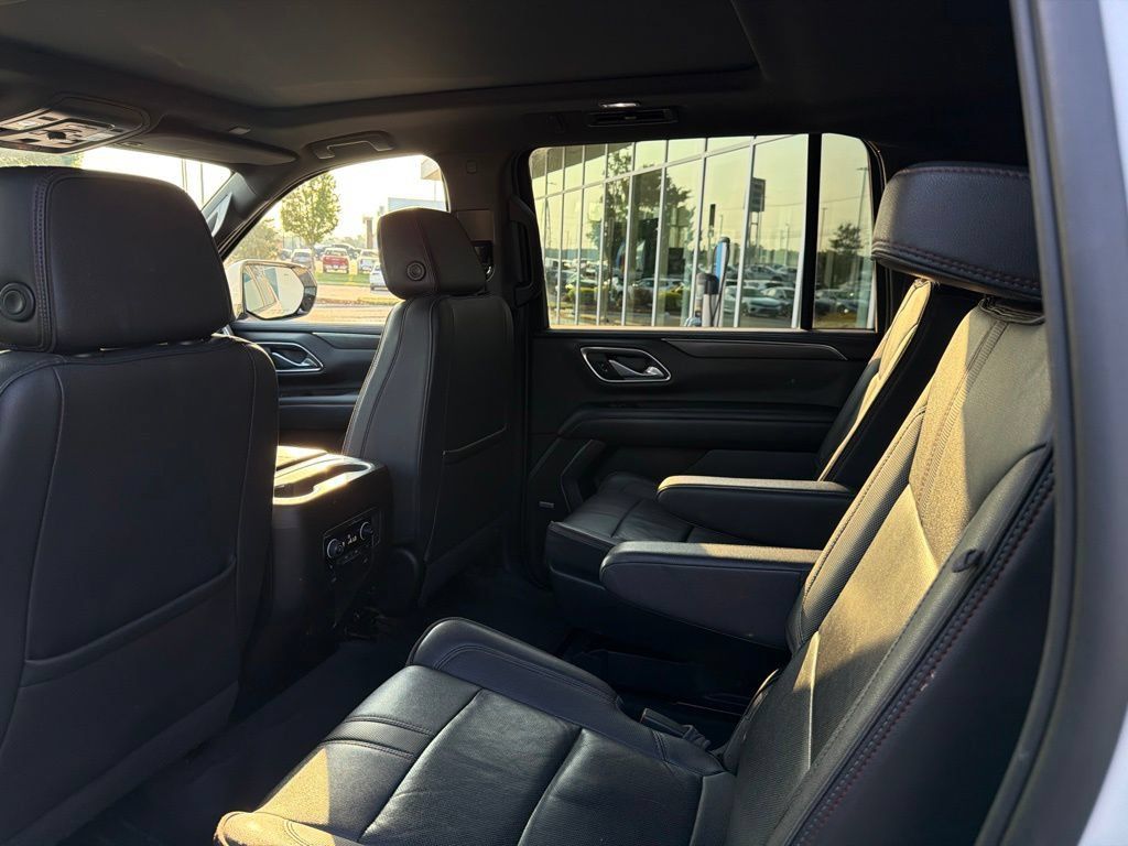 Used 2022 Chevrolet Suburban RST w/ Sport Performance Package AWD/4WD image 27