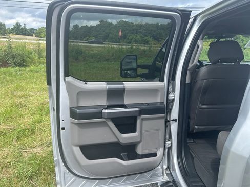 Used 2019 Ford F150 XLT w/ Max Trailer Tow Package image 22