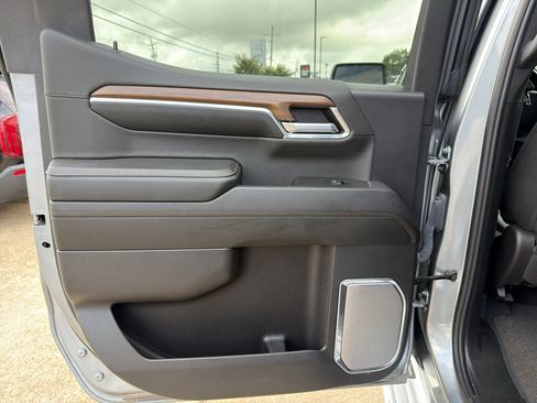 Used 2024 Chevrolet Silverado 1500 High Country w/ Technology Package AWD/4WD image 28