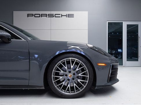 Certified 2025 Porsche Panamera 4 AWD/4WD image 11
