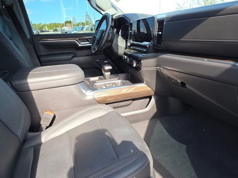 Used 2023 Chevrolet Silverado 1500 LT Trail Boss w/ LT Trail Boss Premium Package image 9