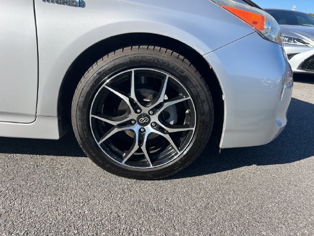 Used 2015 Toyota Prius Four FWD image 32