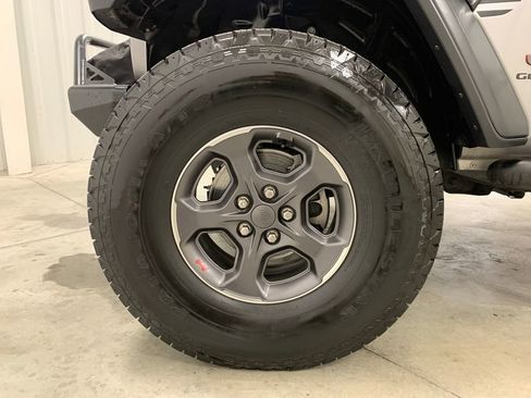 Used 2020 Jeep Gladiator Rubicon image 19