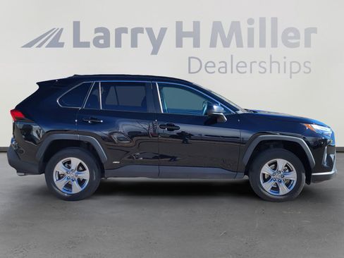 Used 2025 Toyota RAV4 LE image 6