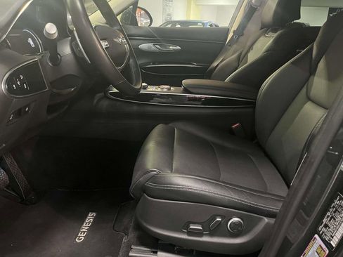 Used 2025 Genesis GV70 2.5T image 17
