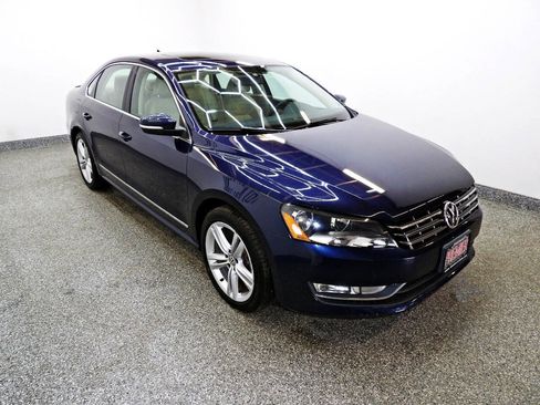 Used 2014 Volkswagen Passat TDI SEL Premium FWD image 3