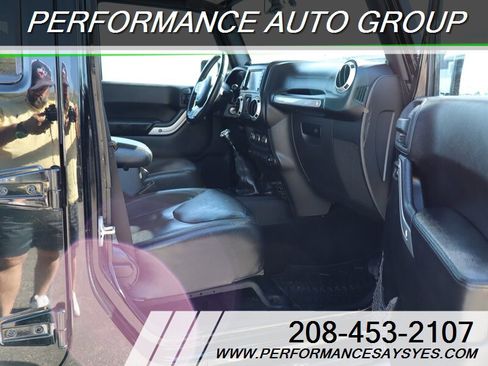 Used 2013 Jeep Wrangler Rubicon AWD/4WD image 6