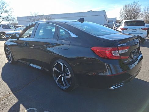 Used 2022 Honda Accord Sport image 4