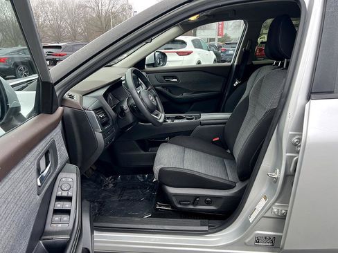 Certified 2023 Nissan Rogue SV image 14