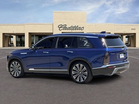 Used 2026 Cadillac Vistiq Premium Luxury w/ LPO, Floor Liner Package AWD/4WD image 7