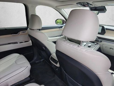 Used 2024 Hyundai Palisade Limited FWD image 22