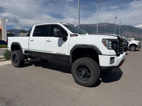 Used 2020 GMC Sierra 2500 AT4 w/ Technology Package AWD/4WD image 3