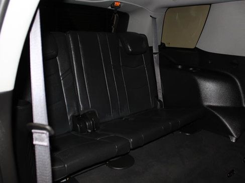 Used 2017 Cadillac Escalade Luxury image 31