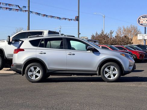 Used 2013 Toyota RAV4 XLE image 40