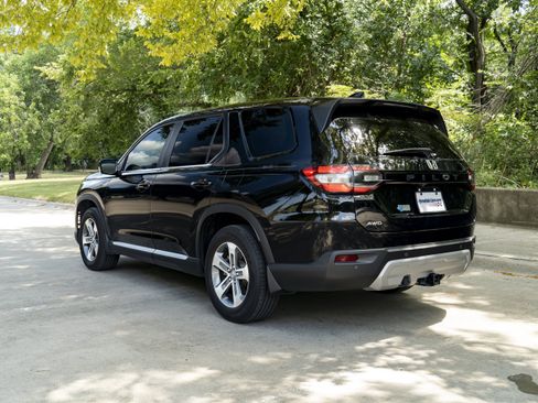 Used 2025 Honda Pilot EX-L image 7