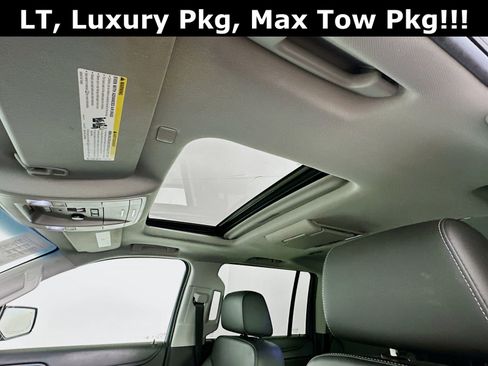 Used 2018 Chevrolet Suburban LT image 24