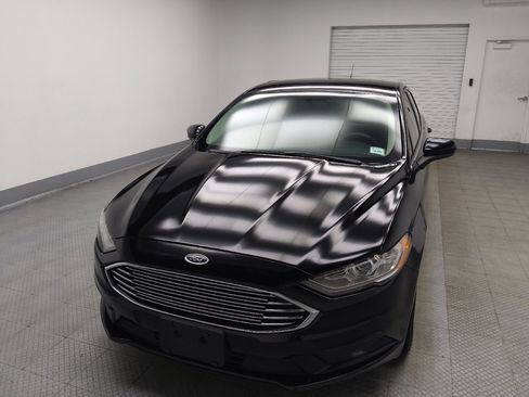 Used 2018 Ford Fusion SE w/ Fusion SE Technology Package FWD image 15