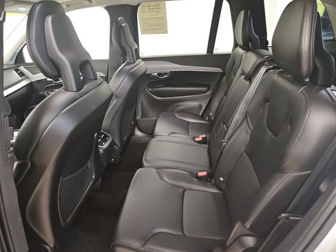 Used 2021 Volvo XC90 T5 Momentum image 11
