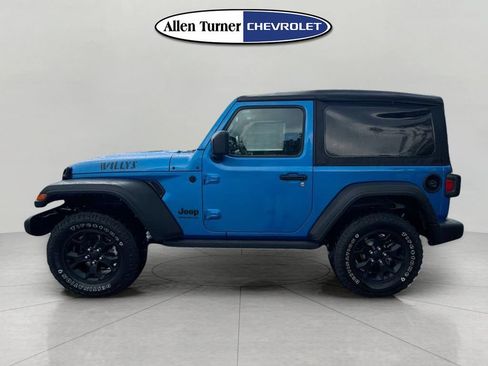 Used 2022 Jeep Wrangler Sport AWD/4WD image 6