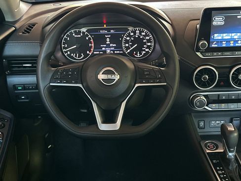 Used 2024 Nissan Sentra SV FWD image 14
