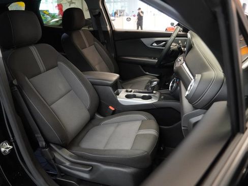 Used 2024 Chevrolet Blazer LT w/ Convenience Package FWD image 34