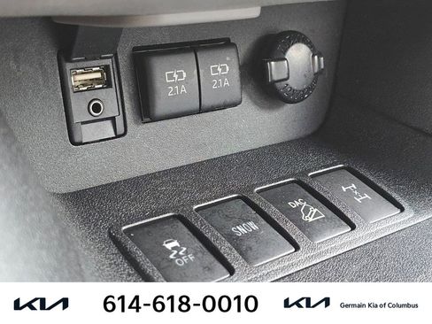 Used 2018 Toyota Highlander XLE image 31