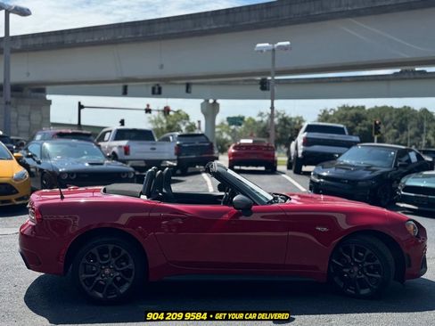 Used 2017 FIAT 124 Spider Abarth RWD image 10