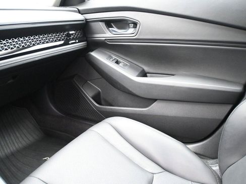 Used 2023 Honda Accord EX-L image 6