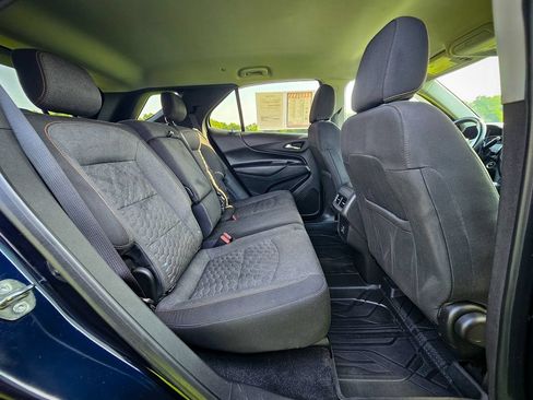 Used 2020 Chevrolet Equinox LT w/ Driver Convenience Package AWD/4WD image 36