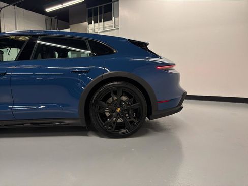 Used 2022 Porsche Taycan 4 Cross Turismo AWD/4WD image 5