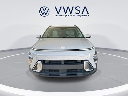 Used 2024 Hyundai Kona SEL FWD image 2
