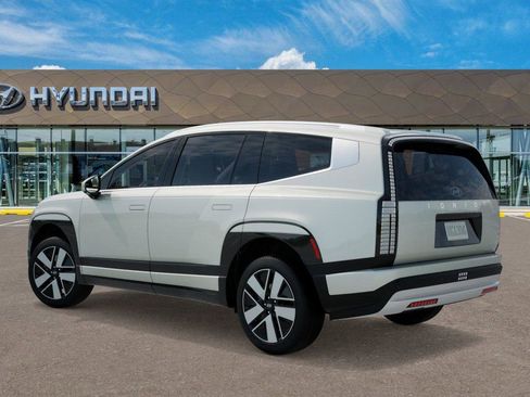 New 2026 Hyundai Ioniq 9 SEL image 5