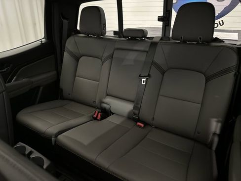 Used 2025 Chevrolet Colorado ZR2 w/ Technology Package image 29