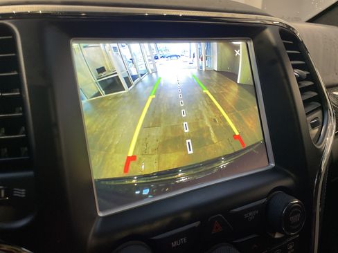 Used 2018 Jeep Grand Cherokee Trackhawk AWD/4WD image 30