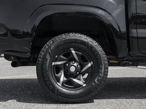 Used 2021 Toyota Tacoma SR AWD/4WD image 12
