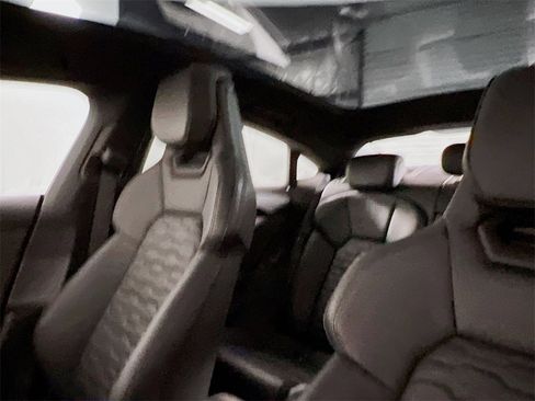 Used 2023 Audi e-tron GT Premium Plus w/ Performance Package image 14