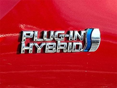 Used 2021 Toyota Prius Prime XLE image 32