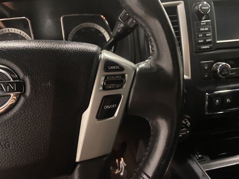 Used 2018 Nissan Titan SL w/ Midnight Edition AWD/4WD image 33