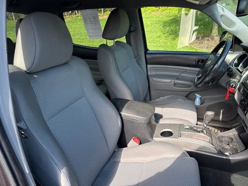 Used 2013 Toyota Tacoma 4x4 Double Cab w/ TRD Sport Pkg image 13