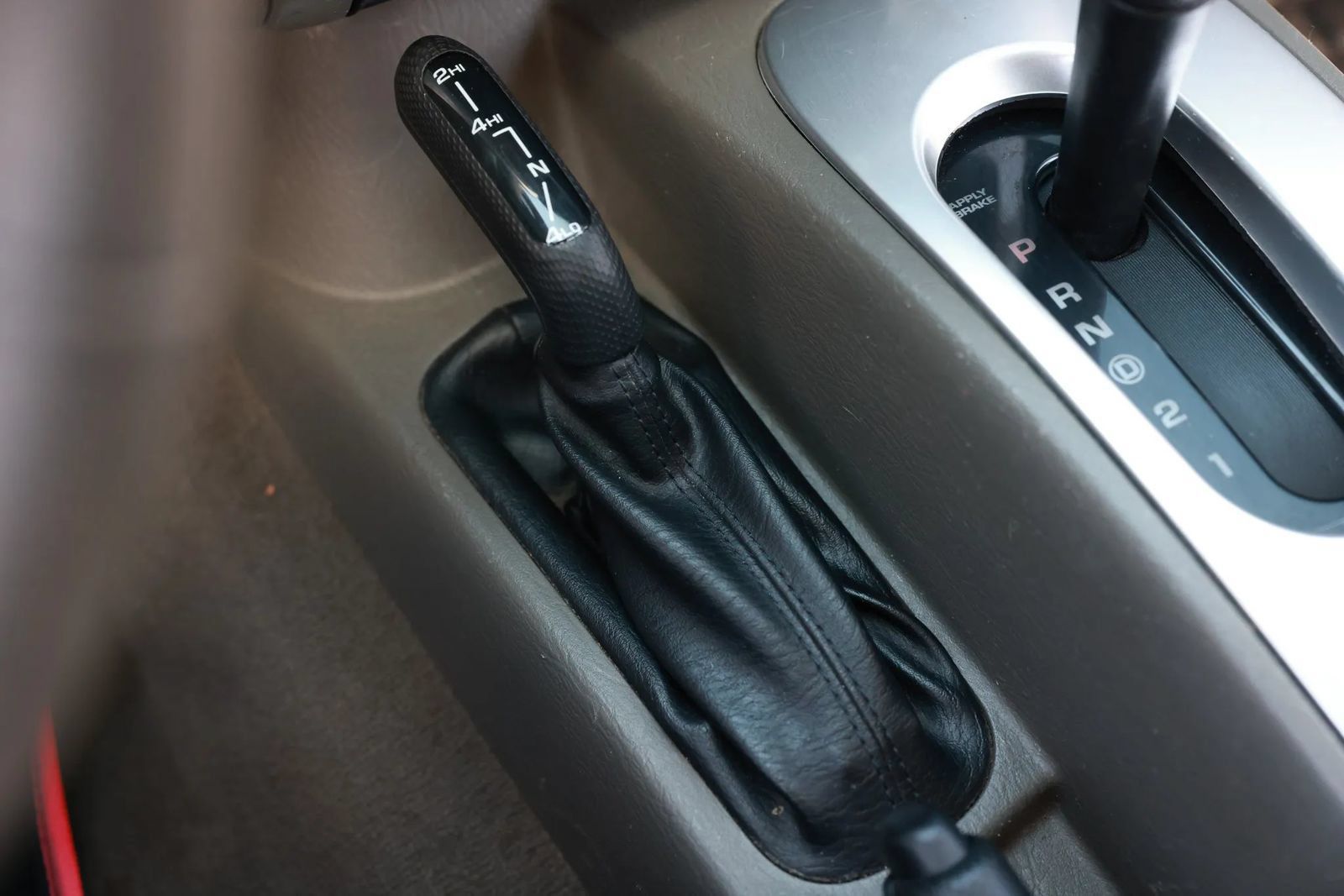 Used 2006 Jeep Liberty Limited AWD/4WD image 38
