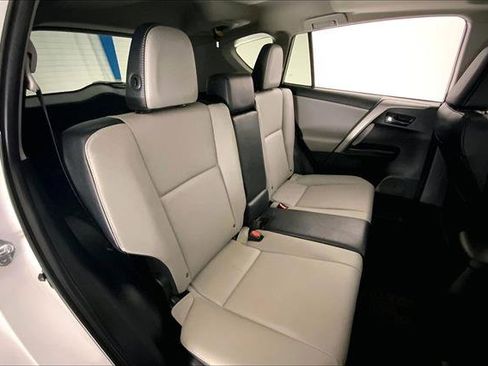 Used 2017 Toyota RAV4 Platinum image 15