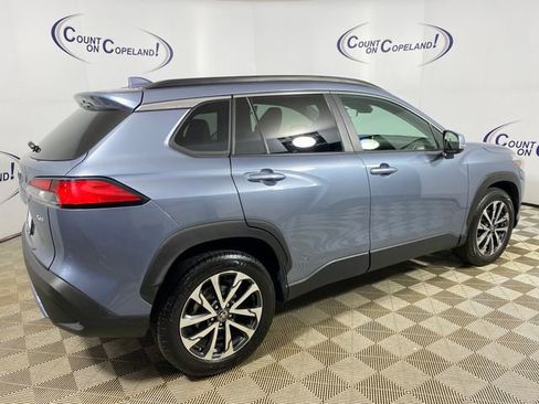 Used 2024 Toyota Corolla Cross XLE image 6