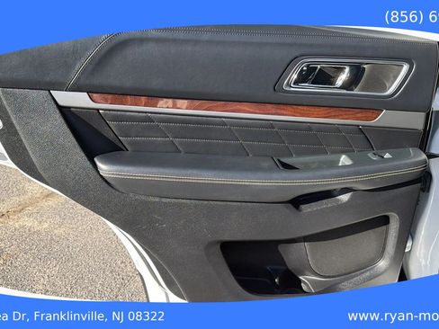 Used 2016 Ford Explorer Platinum image 25
