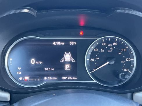 Used 2021 Nissan Versa SV image 26