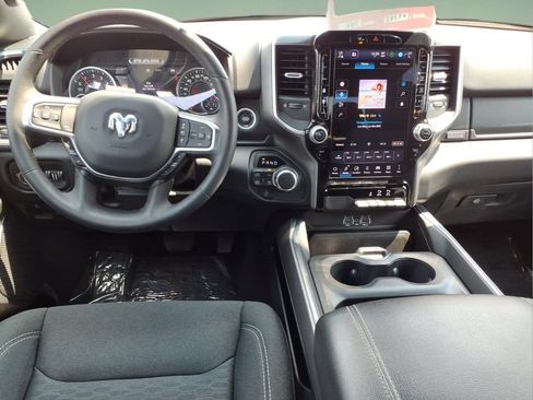 Used 2025 RAM 1500 Big Horn AWD/4WD image 9