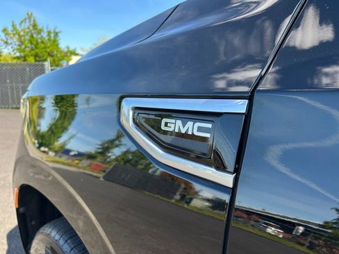Used 2021 GMC Yukon Denali w/ Denali Premium Package AWD/4WD image 35