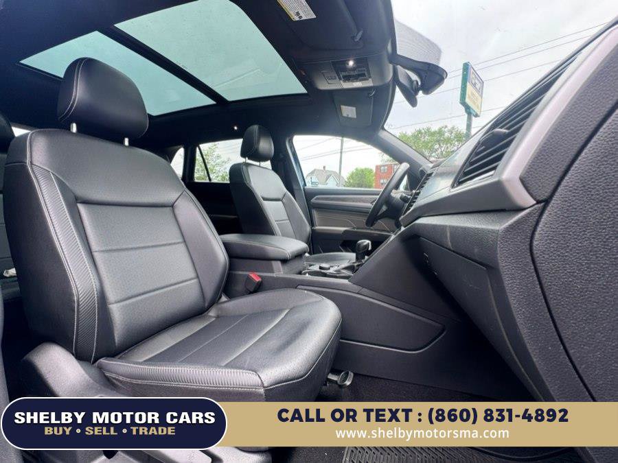 Used 2022 Volkswagen Atlas Cross Sport SE AWD/4WD image 16