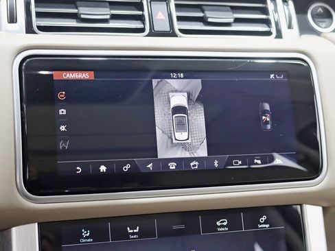 Used 2018 Land Rover Range Rover HSE image 19