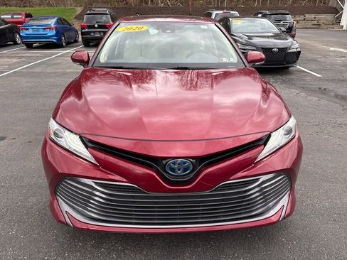Used 2020 Toyota Camry XLE w/ Sunroof Package image 7